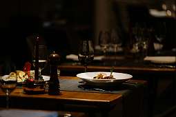 Restaurant-Barrique-Wine-Food-Fleisch-Fisch-Zermatt az perren zermatt Z R1680