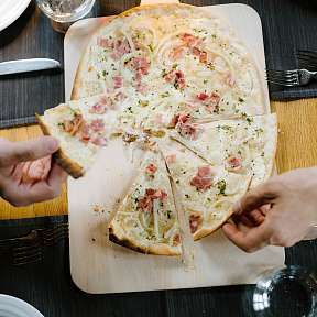 Restaurant Barrique Food Brasserie Flammkuchen to share Restaurant Barrique Food Brasserie Flammkuchen to share