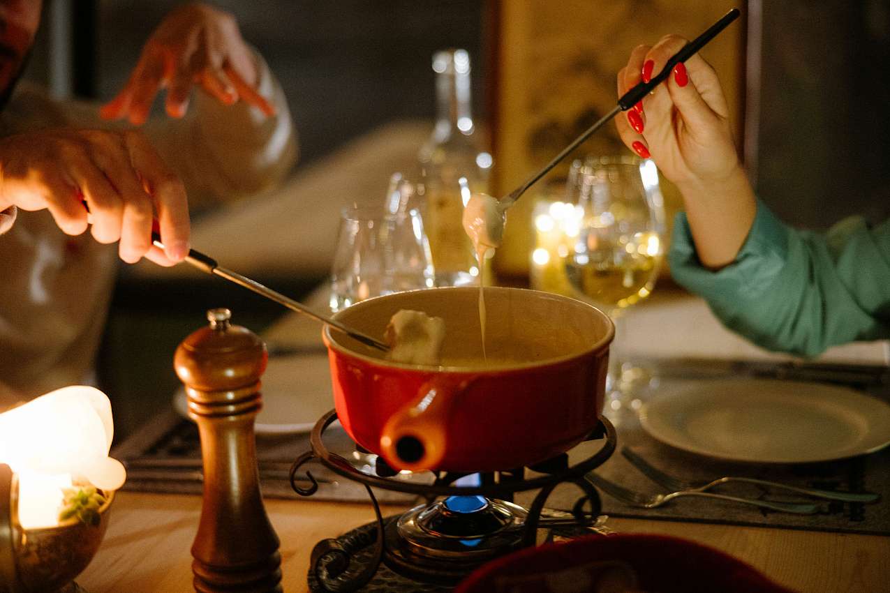 Fondue Gondola Alpine Hotel Perren