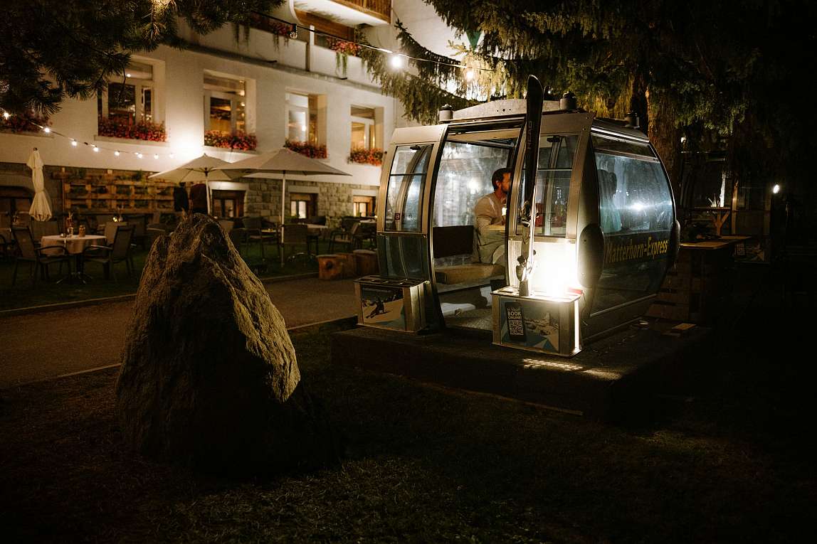 Fondue Gondola Alpine Hotel Perren